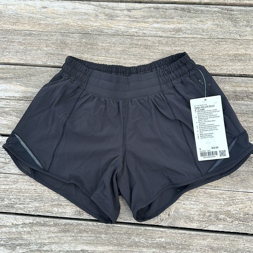 Lululemon Hotty Hot Short Long 4" Black size 6 NWT - Picture 1 of 7